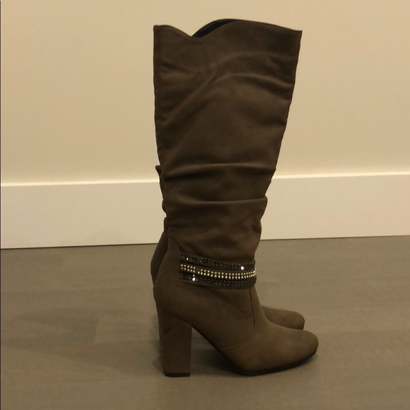 Adorable knee high boots with rhinestones - Picture 3 of 5